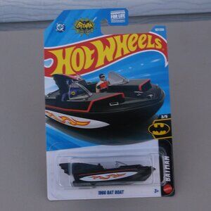 🦇 Hot Wheels 1966 Bat Boat • Batman Classic TV Series • NWT • 3/5